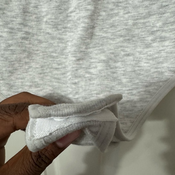 One piece - Picture 3 of 3